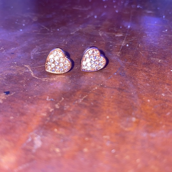 Diamond embroidered heart earrings - Picture 2 of 3